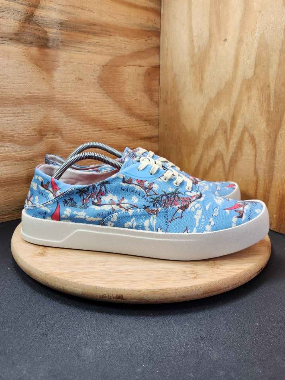 New Olukai x Kahala Tradewind Mens Blue Hawaiian Print Sneakers Size 11.5